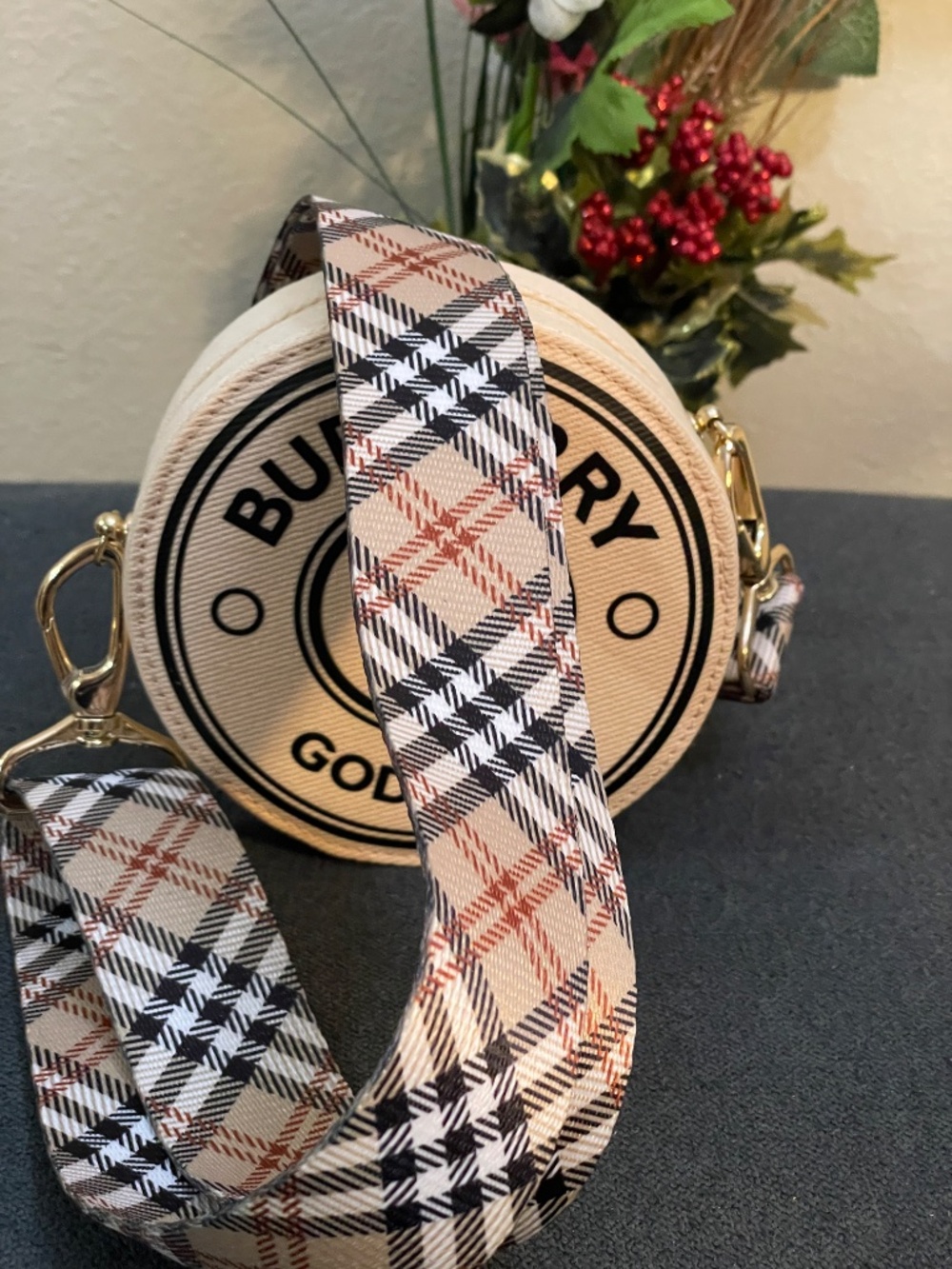 Burberry - Picture 5 of 8